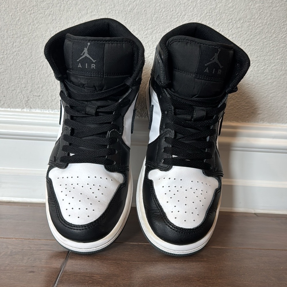 Air Jordan 1 mid size 8 - Picture 3 of 10